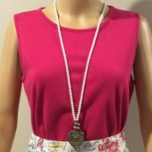 Pearl and metal heart necklace (costume)